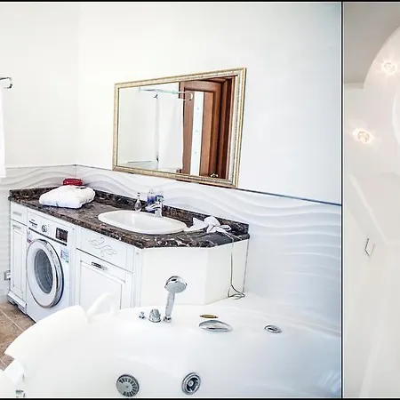 Luxury In The Centre Apartment