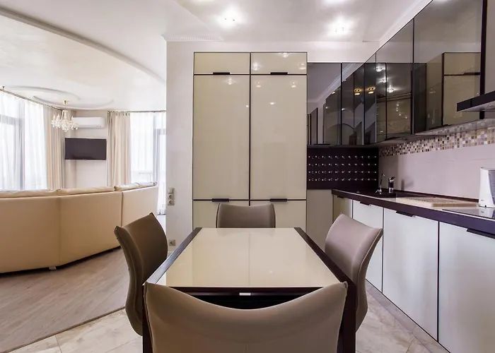 Luxury In The Centre דירה אודסה