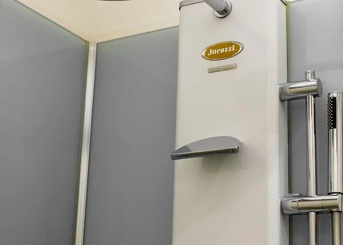 Luxury In The Centre * Odessza